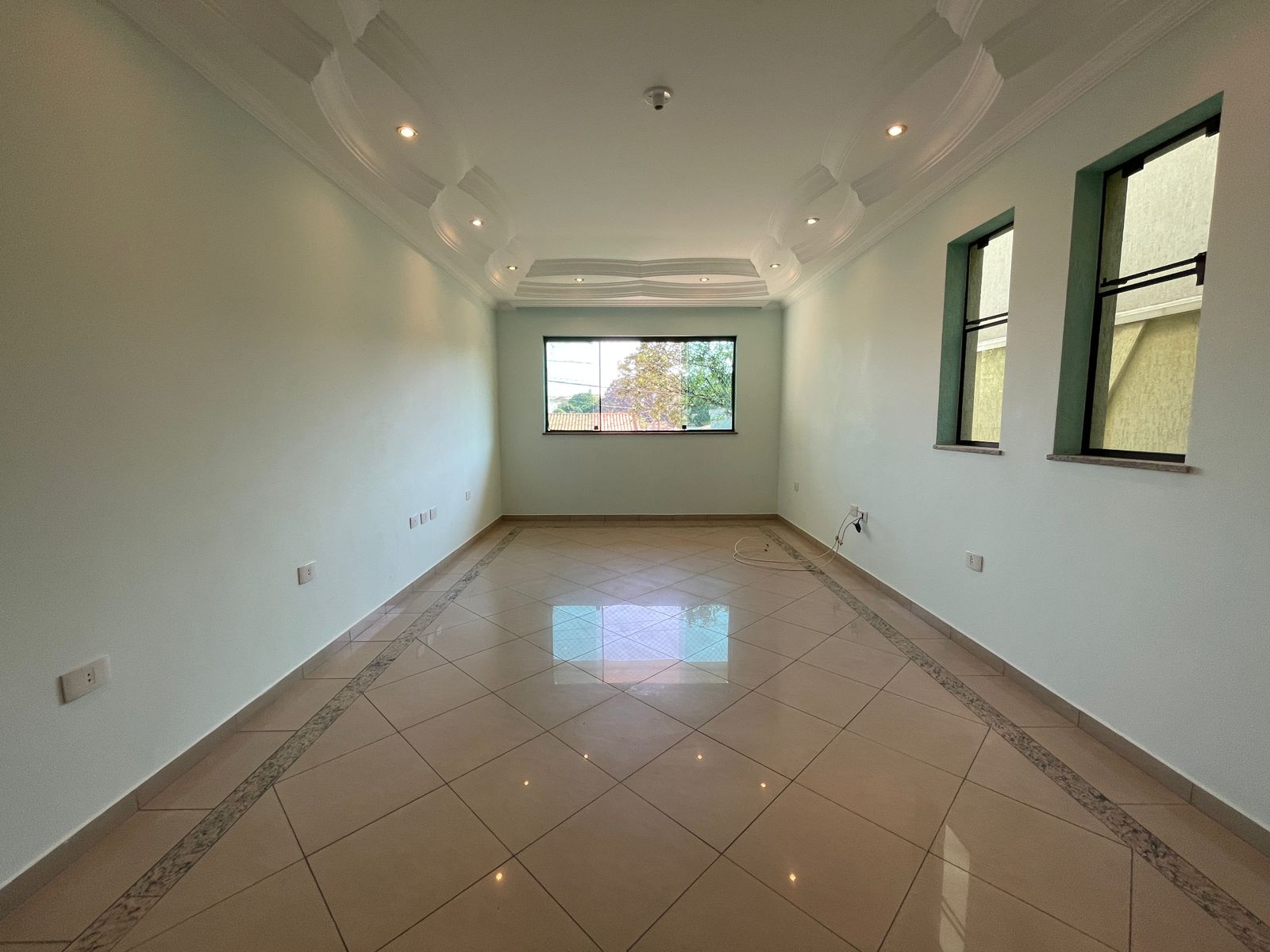 Sobrado à venda com 3 quartos, 185m² - Foto 1