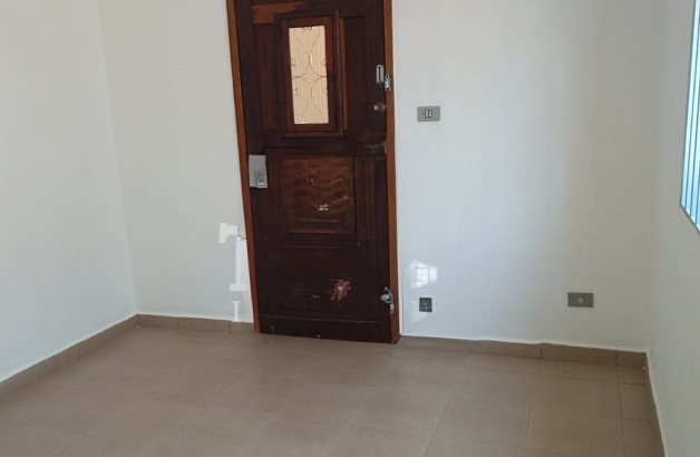 Casa à venda com 2 quartos, 70m² - Foto 2