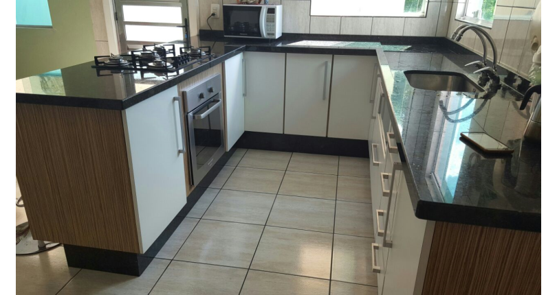 Sobrado à venda Rua Adolfo Laurenti, Jardim Líbano - Imóveis à Venda