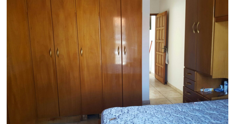 Sobrado à venda Rua Adolfo Laurenti, Jardim Líbano - Imóveis à Venda