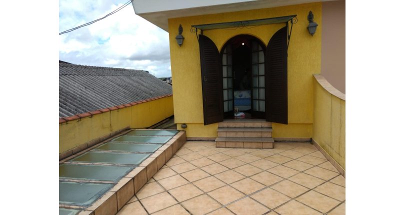 Sobrado à venda Rua Físico Lawrence, Vila Santa Edwiges - Imóveis à Venda