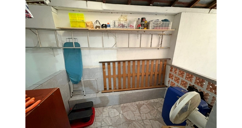 Sobrado à venda Rua Adolfo de Souza Carneiro, Parque Maria Domitila - Imóveis à Venda