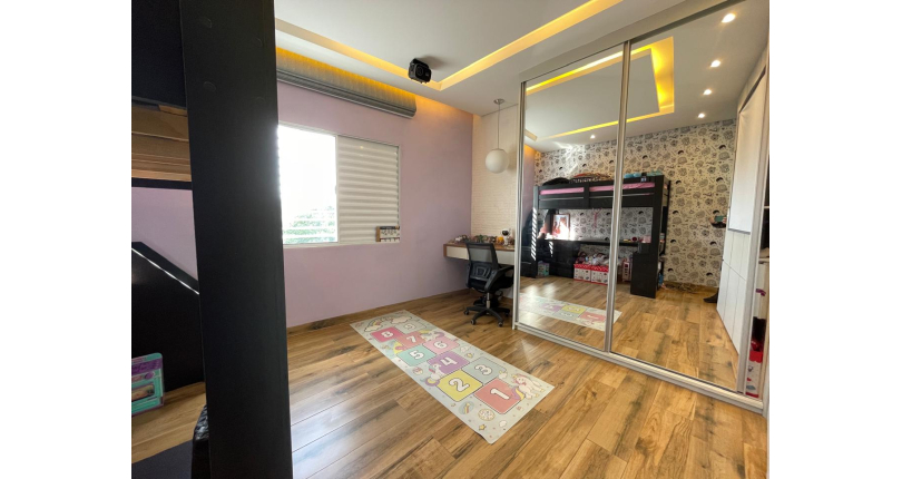 Sobrado à venda Rua Eusébio da Silva, Parque Maria Domitila - Imóveis à Venda