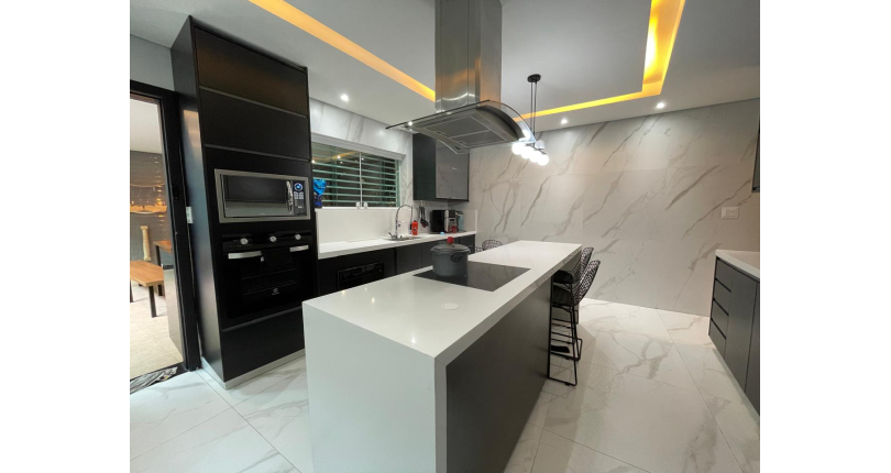 Sobrado à venda Rua Eusébio da Silva, Parque Maria Domitila - Imóveis à Venda