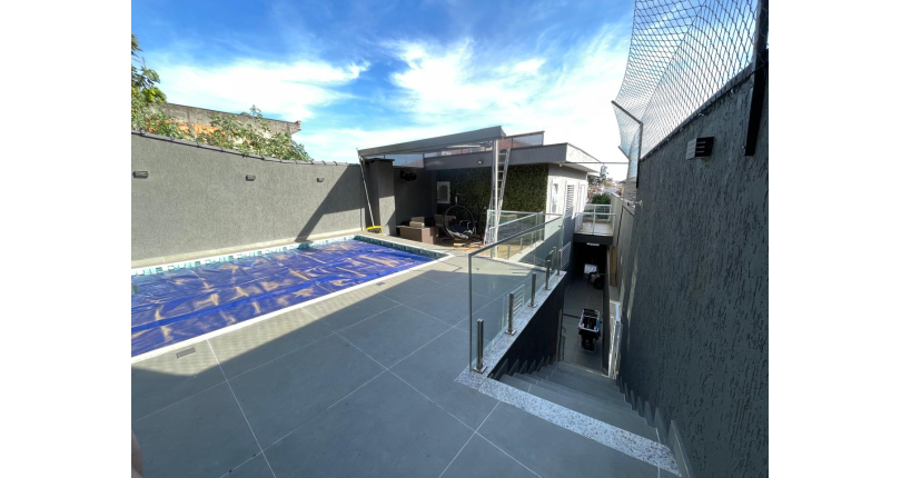 Sobrado à venda Rua Eusébio da Silva, Parque Maria Domitila - Imóveis à Venda