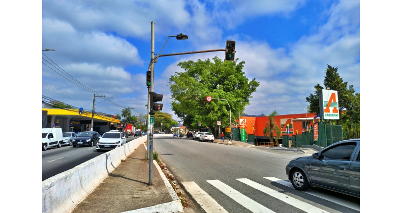 Terreno à venda Avenida Mutinga, Jardim Santo Elias - Imóveis à Venda