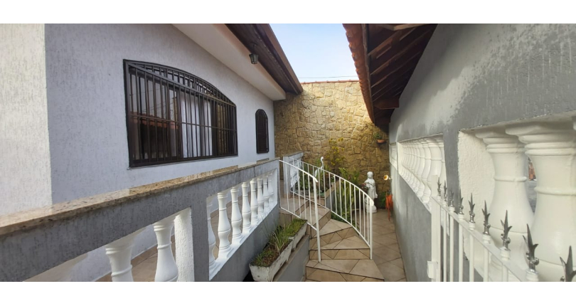 Casa à venda Rua Antônio Cubas, Vila Santa Edwiges - Imóveis à Venda