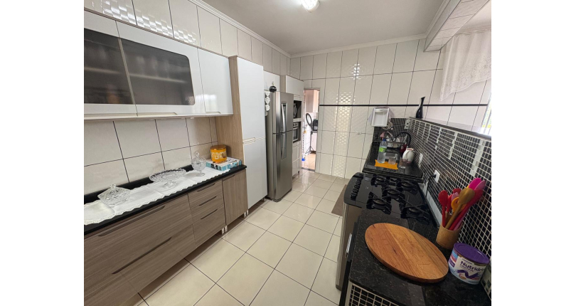 Casa à venda Rua Doutor Valentim de Queirós, Jardim Regina - Imóveis à Venda