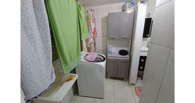 Casa à venda Rua Doutor Valentim de Queirós, Jardim Regina - Imóveis à Venda