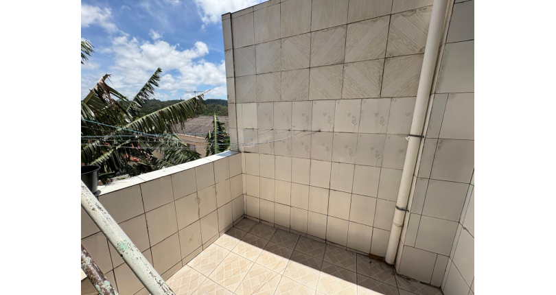 Casa à venda Rua Doutor Valentim de Queirós, Jardim Regina - Imóveis à Venda