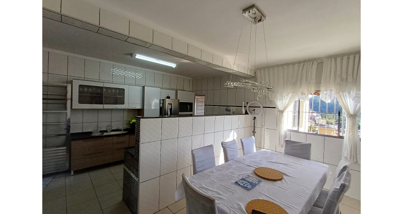 Casa à venda Rua Doutor Valentim de Queirós, Jardim Regina - Imóveis à Venda