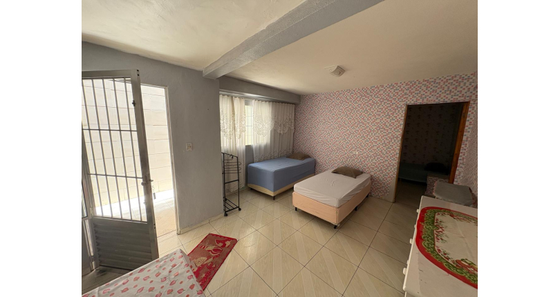 Casa à venda Rua Doutor Valentim de Queirós, Jardim Regina - Imóveis à Venda