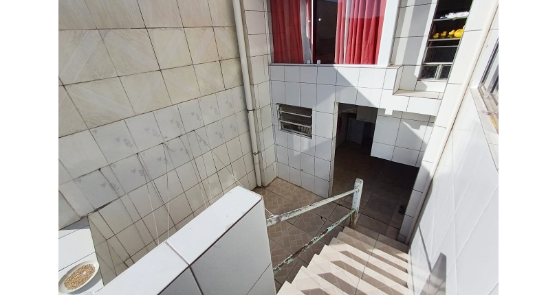 Casa à venda Rua Doutor Valentim de Queirós, Jardim Regina - Imóveis à Venda