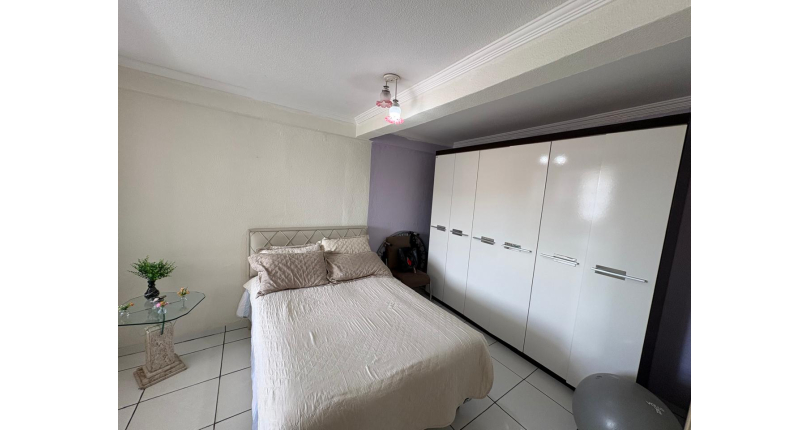 Casa à venda Rua Doutor Valentim de Queirós, Jardim Regina - Imóveis à Venda