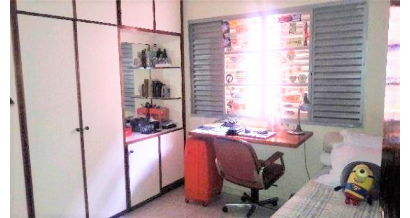 Casa à venda Rua Belo Jardim, Jardim Mutinga - Imóveis à Venda