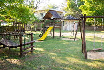 Casa à venda na Santana de Parnaíba no Bairro da Aldeia da Serra no Condomínio Morada das Flores, na Alameda das Anêmonas