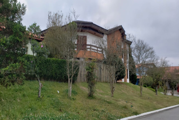 Casa à venda na Santana de Parnaíba no Bairro da Aldeia da Serra no Condomínio Morada das Flores, na Alameda das Anêmonas