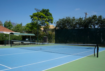Casa à venda na Santana de Parnaíba no Bairro da Aldeia da Serra no Condomínio Morada das Flores, na Alameda das Anêmonas