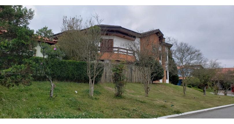 Casa à venda na Santana de Parnaíba no Bairro da Aldeia da Serra no Condomínio Morada das Flores, na Alameda das Anêmonas