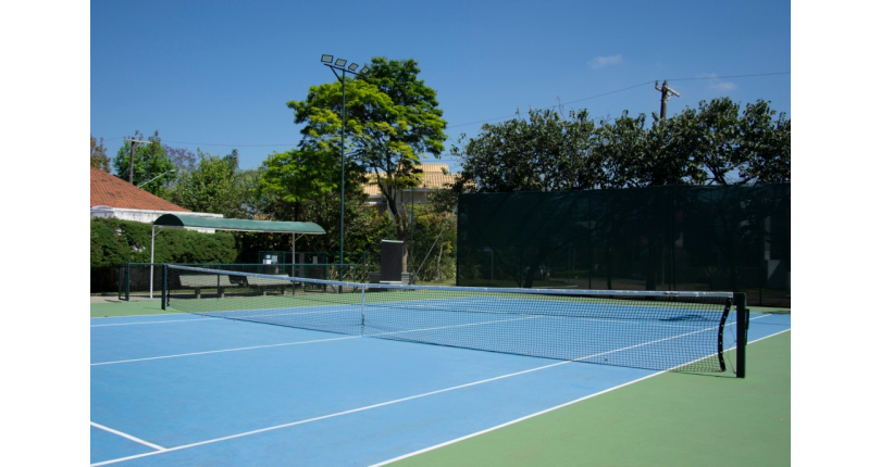 Casa à venda na Santana de Parnaíba no Bairro da Aldeia da Serra no Condomínio Morada das Flores, na Alameda das Anêmonas