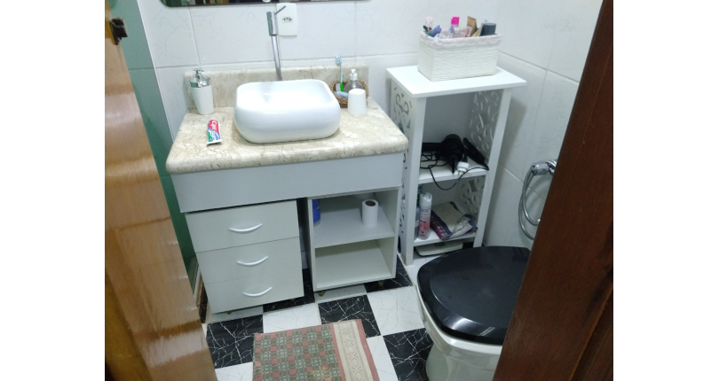 Sobrado á venda no Conjunto Residencial Vista Verde na Rua José Carlos de Resende