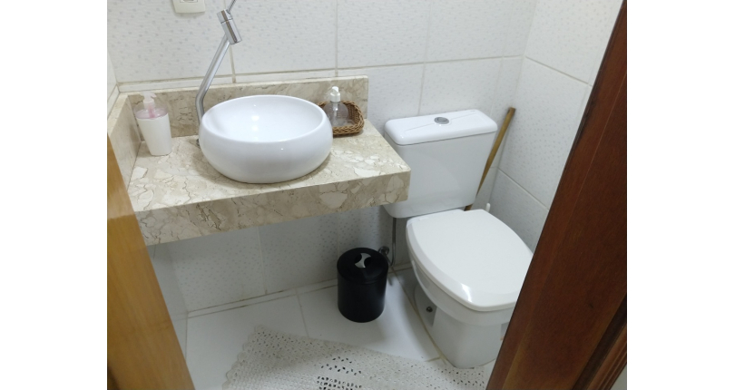 Sobrado á venda no Conjunto Residencial Vista Verde na Rua José Carlos de Resende