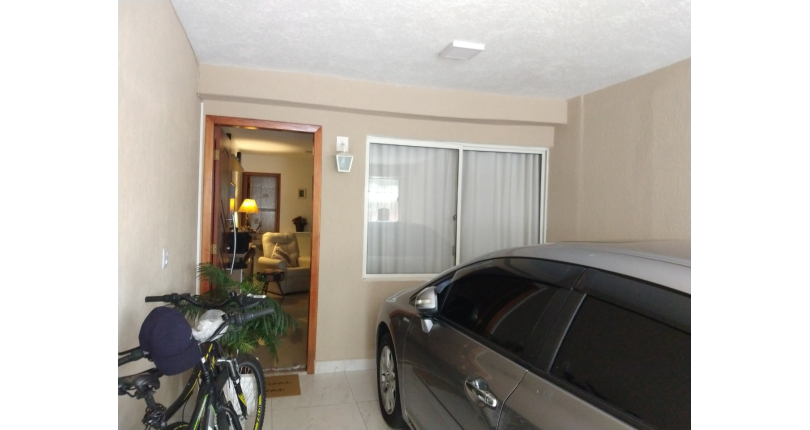 Sobrado á venda no Conjunto Residencial Vista Verde na Rua José Carlos de Resende