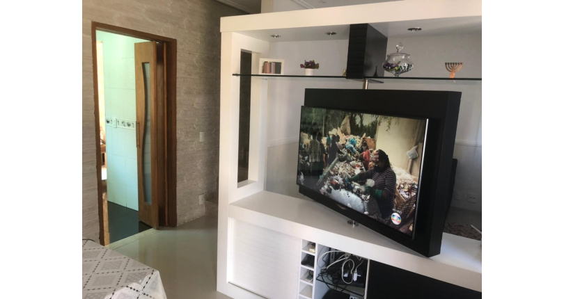 Sobrado à venda no Jaraguá na Rua Dona Gertrudes Jordão 257, no Condomínio Village Park 