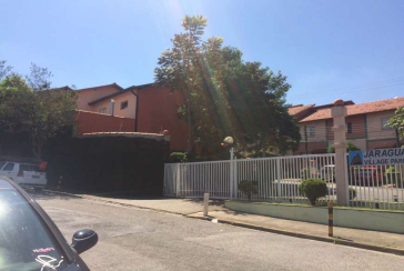Sobrado à venda no Jaraguá na Rua Dona Gertrudes Jordão 257, no Condomínio Village Park 