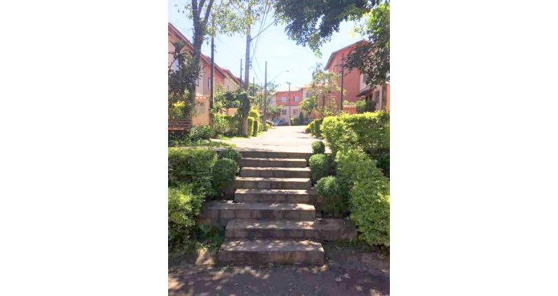 Sobrado à venda no Jaraguá na Rua Dona Gertrudes Jordão 257, no Condomínio Village Park 