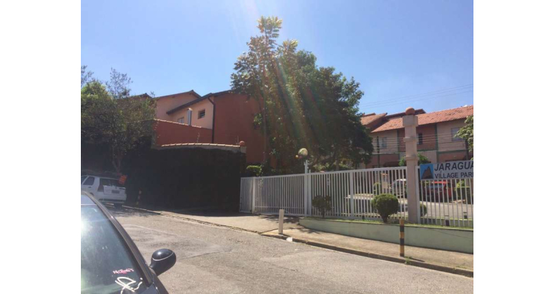 Sobrado à venda no Jaraguá na Rua Dona Gertrudes Jordão 257, no Condomínio Village Park 