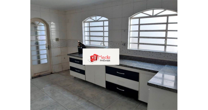 Belo Sobrado à venda na Vila Guedes na Rua Confidência Musical, 