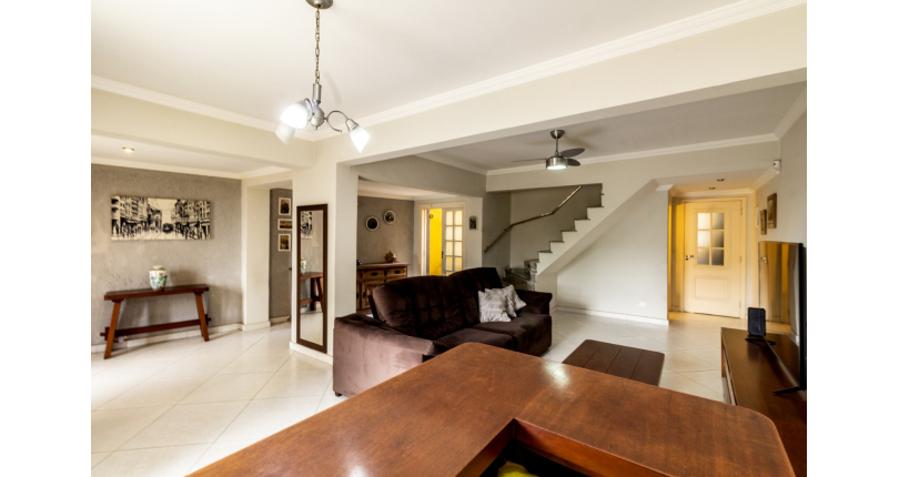 Sobrado à venda Rua Doutor Odon Carlos de Figueiredo Ferraz, Parque São Domingos - Imóveis à Venda