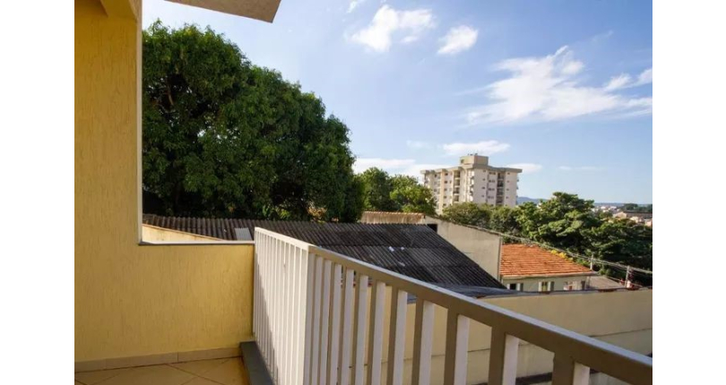 Sobrado à venda na Vila Palmeiras na Rua Antônio Teixeira Braga