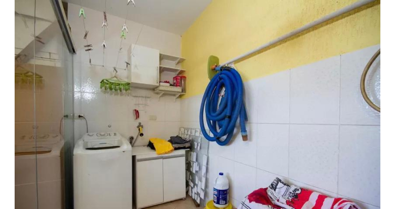 Sobrado à venda na Vila Palmeiras na Rua Antônio Teixeira Braga