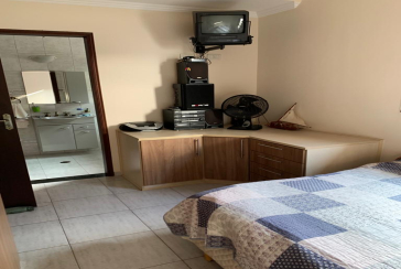 LINDO Sobrado à venda na Vila na Rua Altamira do Paraná