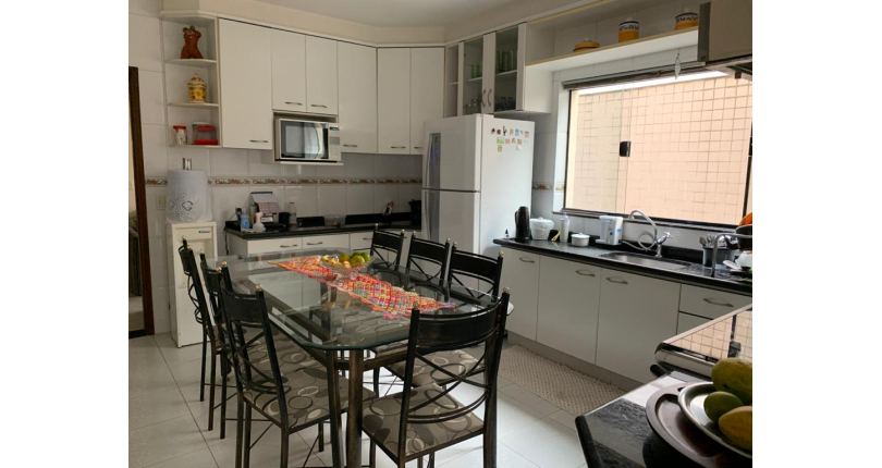 LINDO Sobrado à venda na Vila na Rua Altamira do Paraná