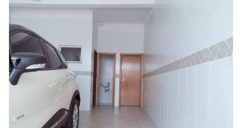 Lindo Sobrado à venda no Parque São Domingos na Rua Waltrudes Correa