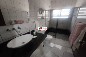 Sobrado à venda nos Remédios na Rua Frei João Augusto Becker