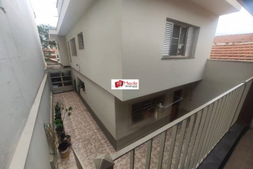 Sobrado à venda nos Remédios na Rua Frei João Augusto Becker