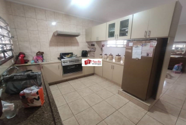 Sobrado à venda nos Remédios na Rua Frei João Augusto Becker