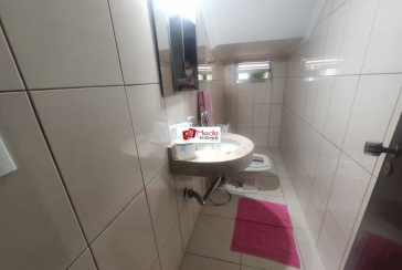 Sobrado à venda nos Remédios na Rua Frei João Augusto Becker