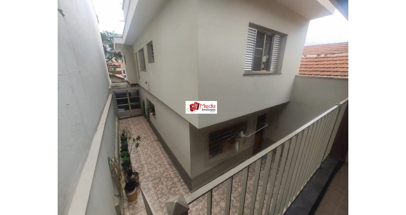 Sobrado à venda nos Remédios na Rua Frei João Augusto Becker