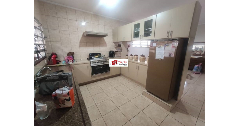 Sobrado à venda nos Remédios na Rua Frei João Augusto Becker