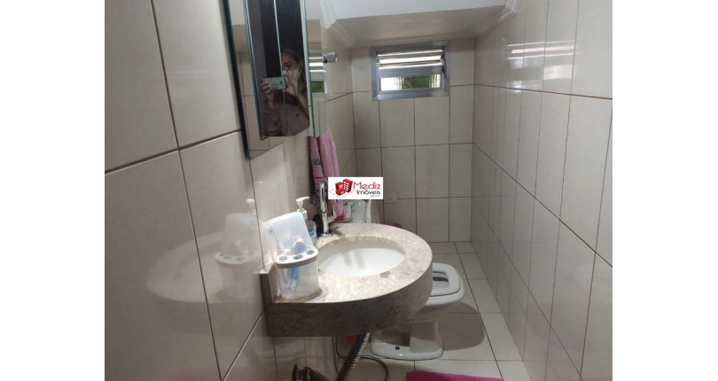 Sobrado à venda nos Remédios na Rua Frei João Augusto Becker