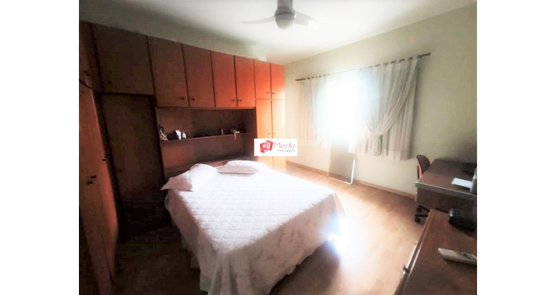 Sobrado à venda nos Remédios na Rua Frei João Augusto Becker