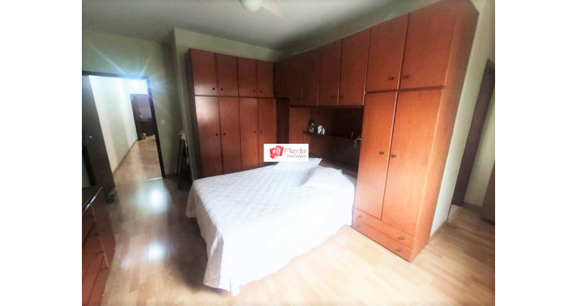 Sobrado à venda nos Remédios na Rua Frei João Augusto Becker