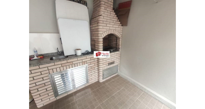 Sobrado à venda nos Remédios na Rua Frei João Augusto Becker