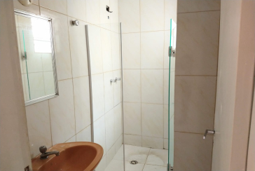  Ótimo Sobrado à venda no Jardim Santa Mônica na Rua Carlos de Resende