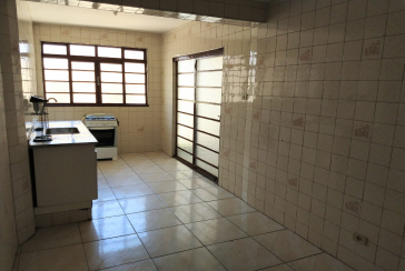  Ótimo Sobrado à venda no Jardim Santa Mônica na Rua Carlos de Resende